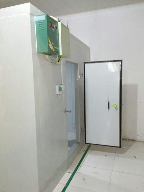 冷库安装的测点应该选用分体型产品,即温湿度传感器与变送器分离,安装